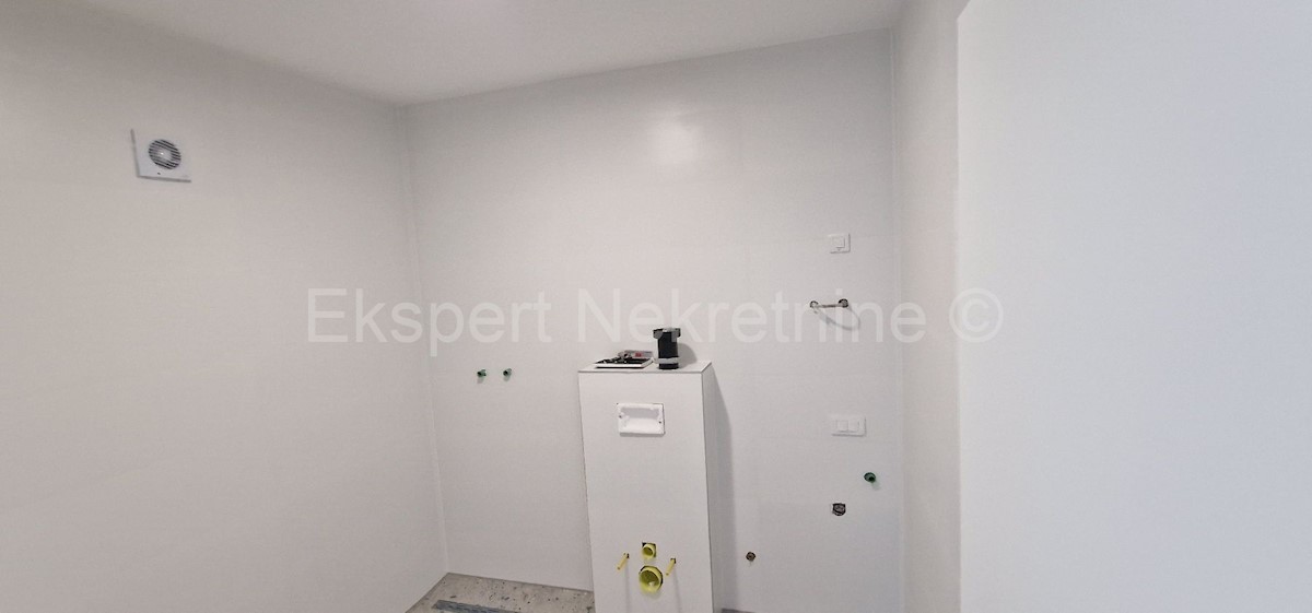 Apartma Na predaj - ŠIBENSKO-KNINSKA ROGOZNICA