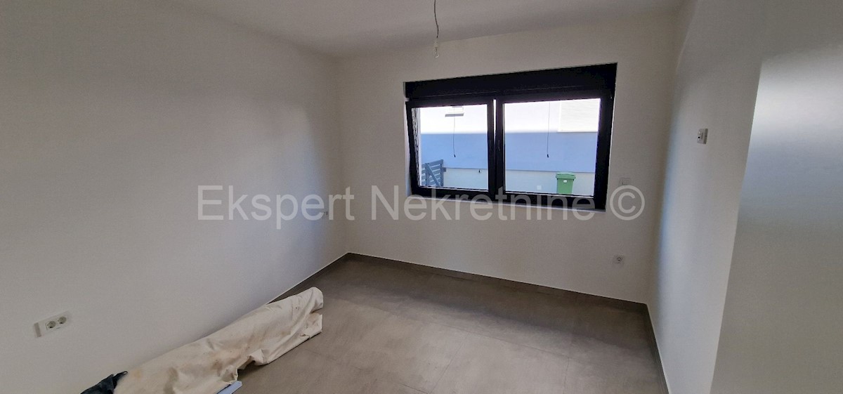 Apartma Na predaj - ŠIBENSKO-KNINSKA ROGOZNICA