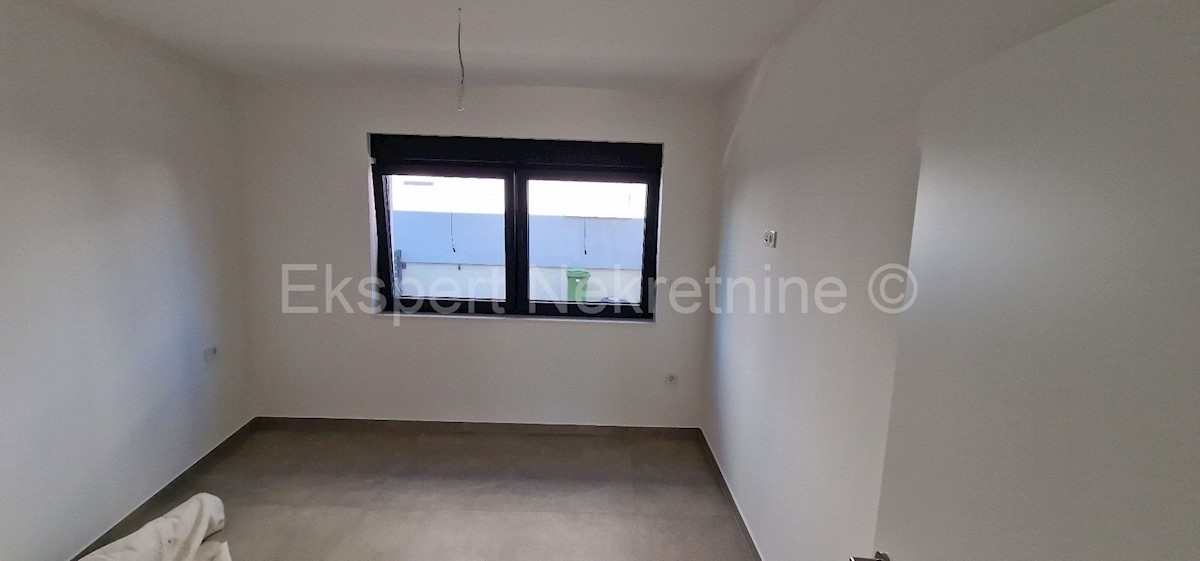 Apartma Na predaj - ŠIBENSKO-KNINSKA ROGOZNICA