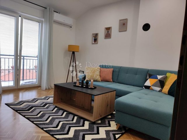 Apartmán k pronájmu 60 m² – Oprič