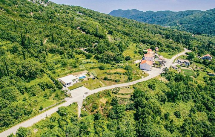 Terreno in vendita 11700 m² – Palje Brdo
