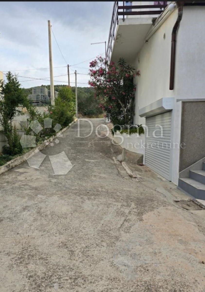 House For sale - SPLITSKO-DALMATINSKA SPLIT