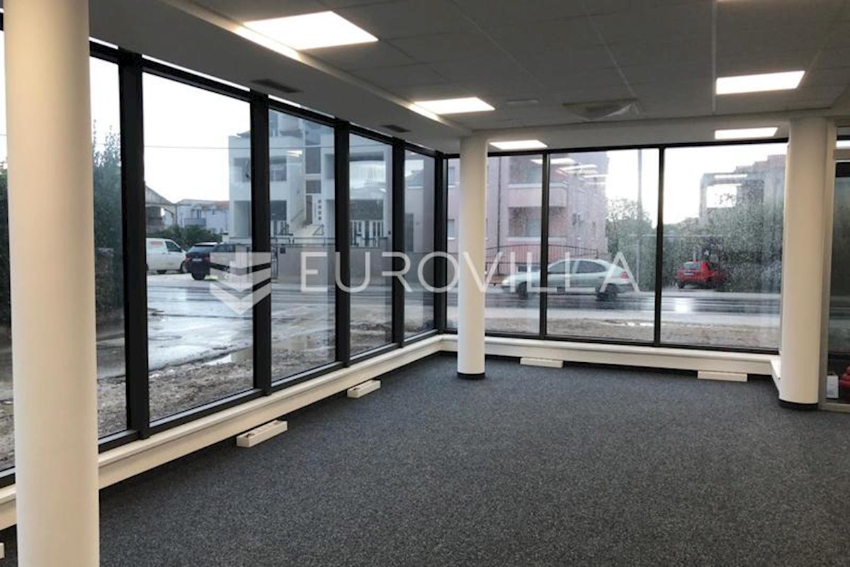 Business premises For rent KAŠTEL NOVI