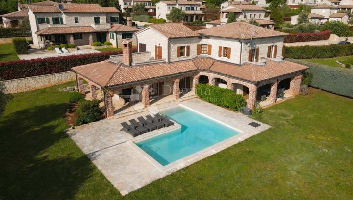 Dům na prodej 246 m² – Heraki