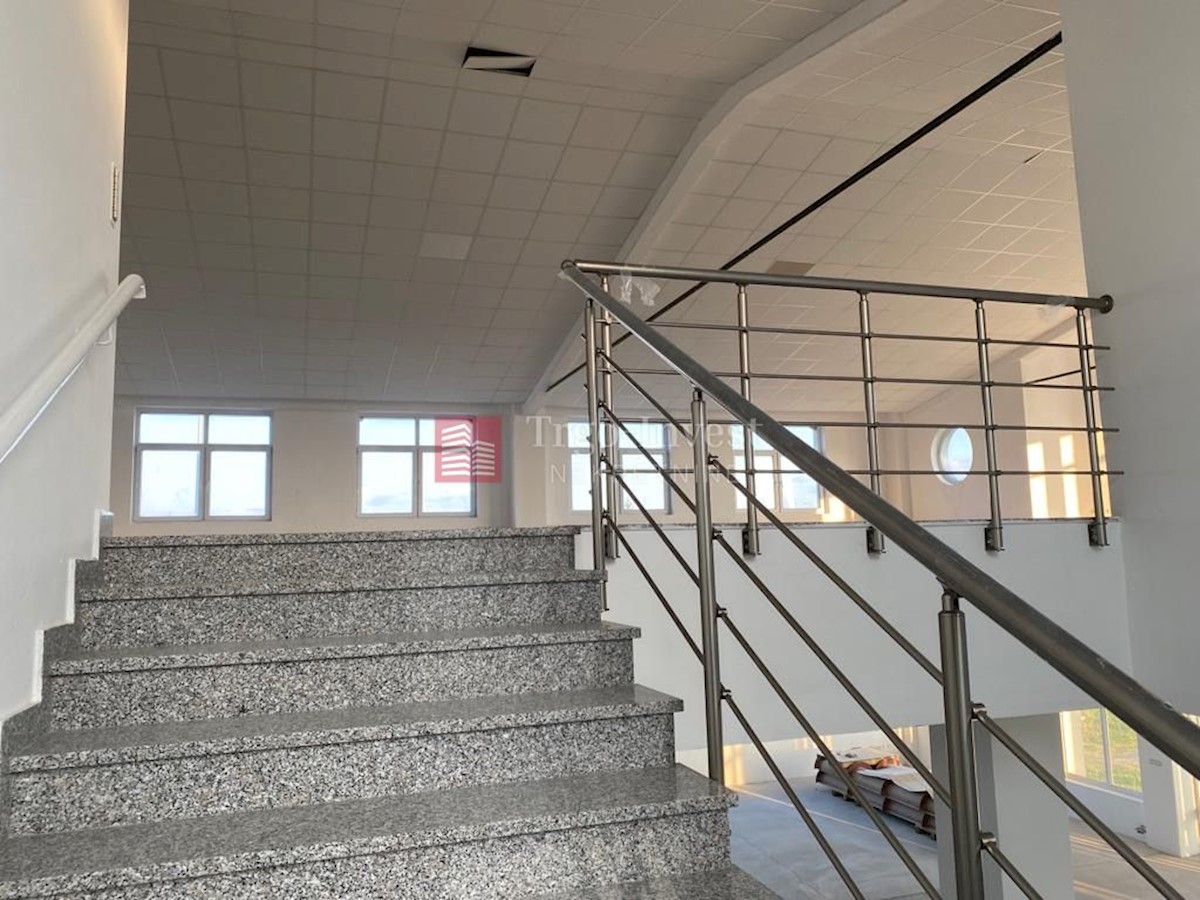 Locaux commerciaux À louer - BRODSKO-POSAVSKA GORNJA VRBA