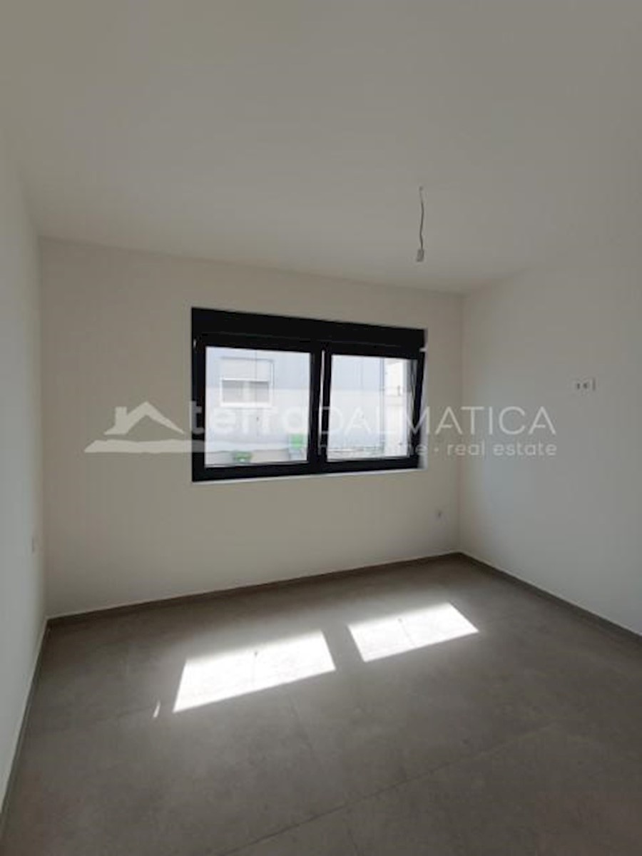 Flat For sale - ŠIBENSKO-KNINSKA ROGOZNICA