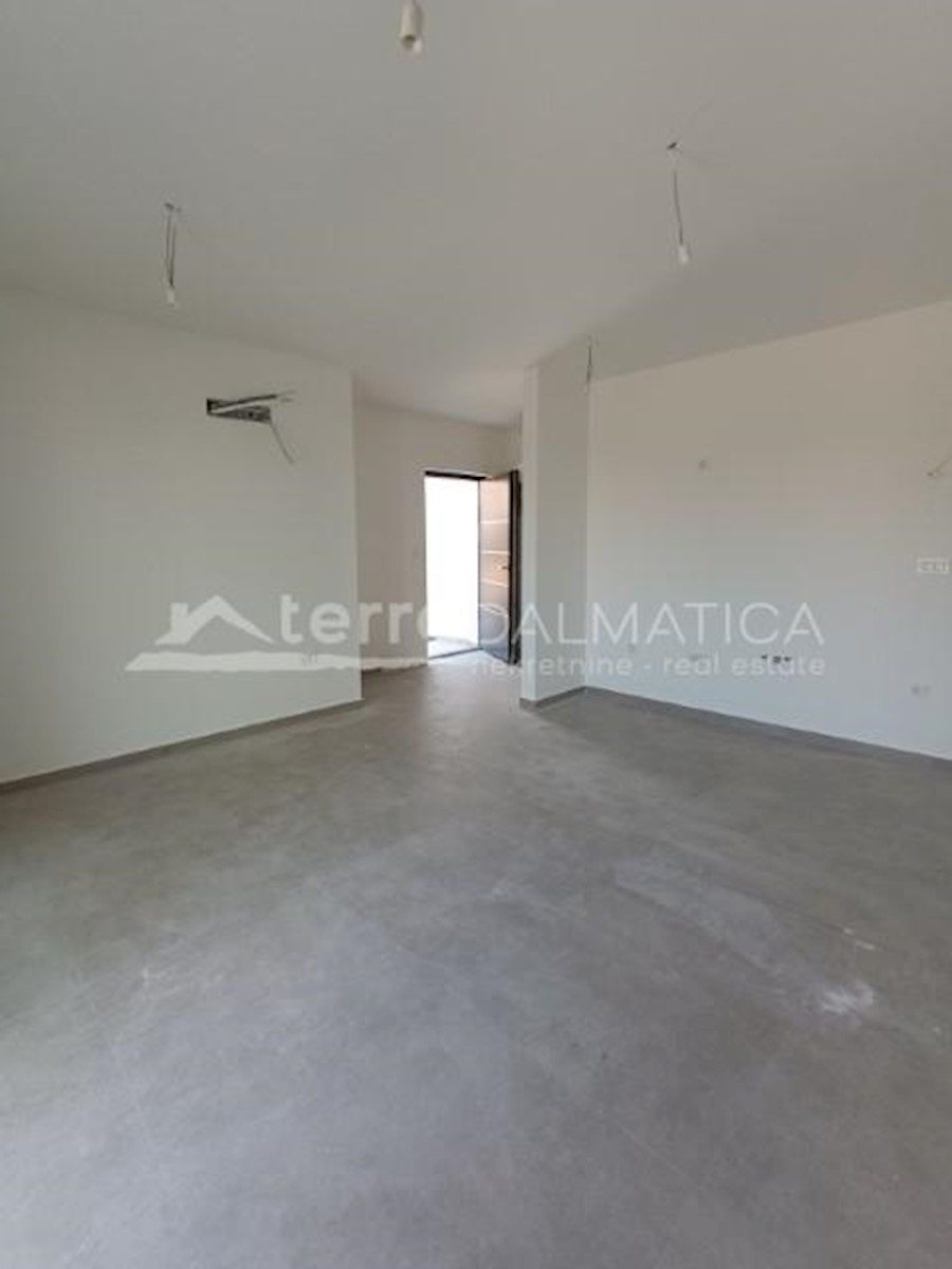 Flat For sale - ŠIBENSKO-KNINSKA ROGOZNICA