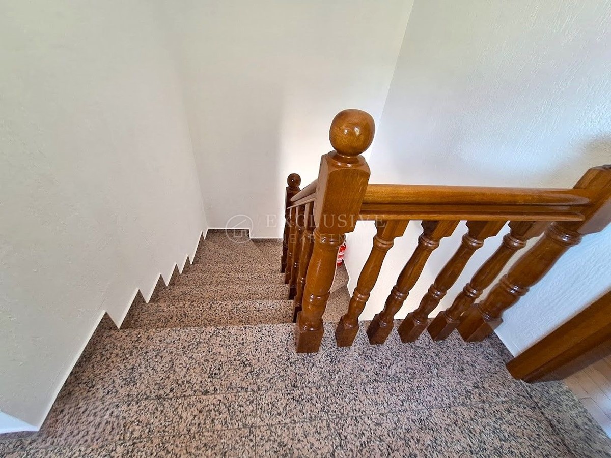 Haus Zu verkaufen - PRIMORSKO-GORANSKA CRIKVENICA
