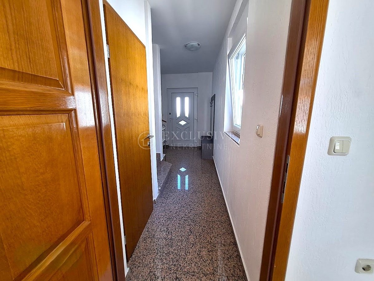 Hiša Na predaj - PRIMORSKO-GORANSKA CRIKVENICA