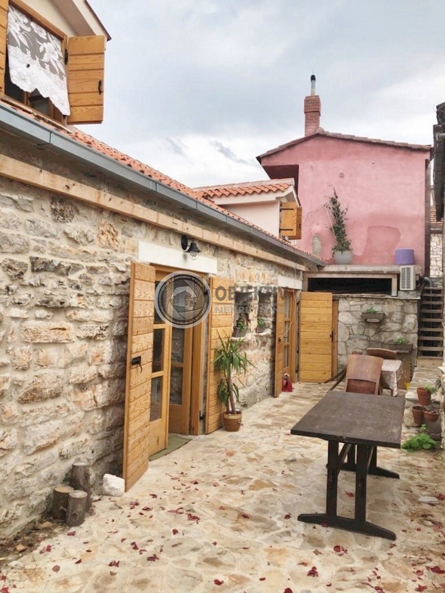 Casa In vendita - SPLITSKO-DALMATINSKA ŠOLTA
