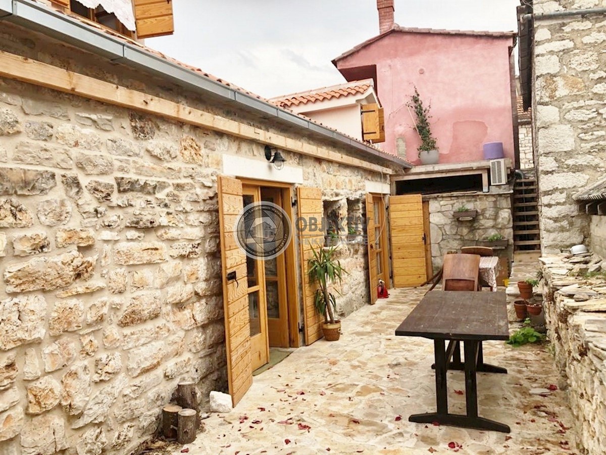 Casa In vendita - SPLITSKO-DALMATINSKA ŠOLTA