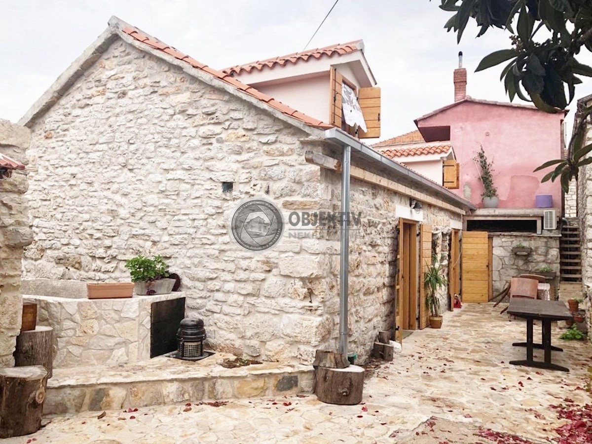 Casa In vendita - SPLITSKO-DALMATINSKA ŠOLTA