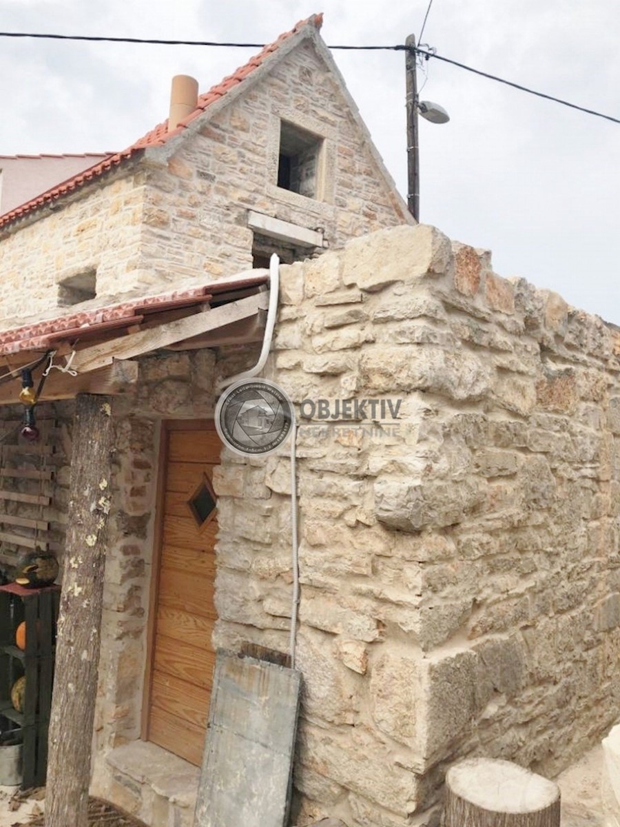 Casa In vendita - SPLITSKO-DALMATINSKA ŠOLTA