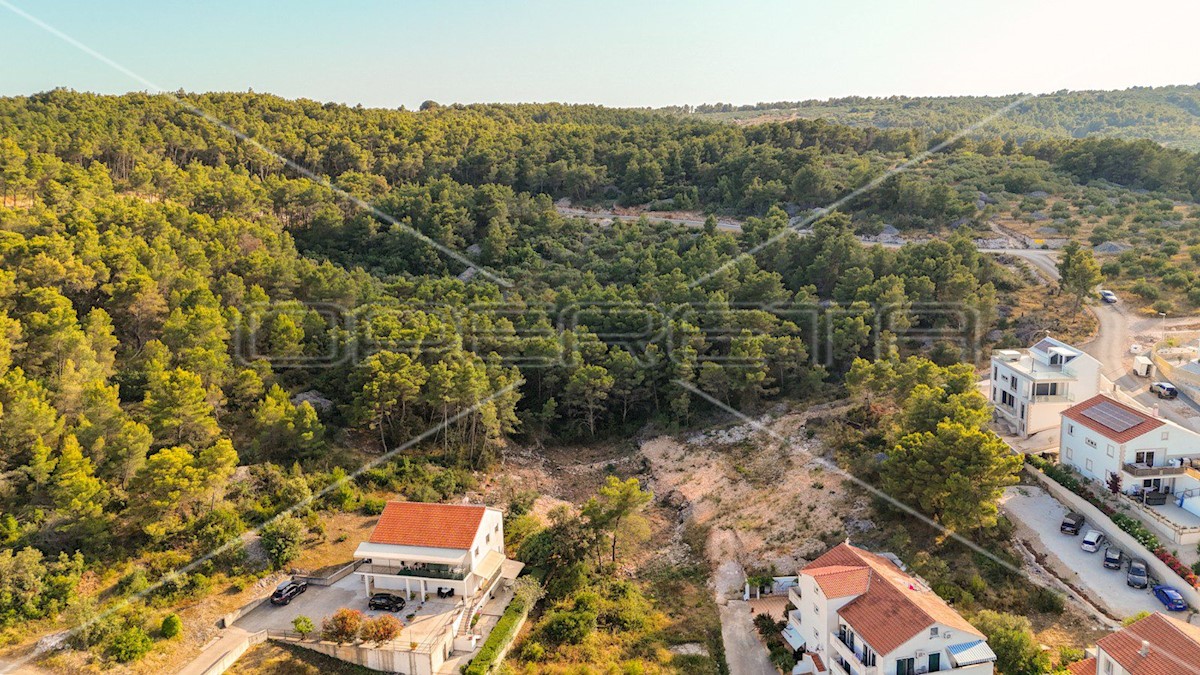 Land For sale - SPLITSKO-DALMATINSKA BRAČ