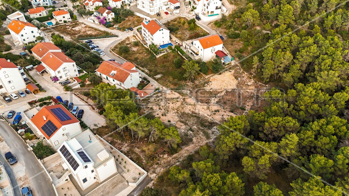 Land For sale - SPLITSKO-DALMATINSKA BRAČ