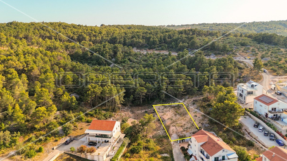 Land For sale - SPLITSKO-DALMATINSKA BRAČ