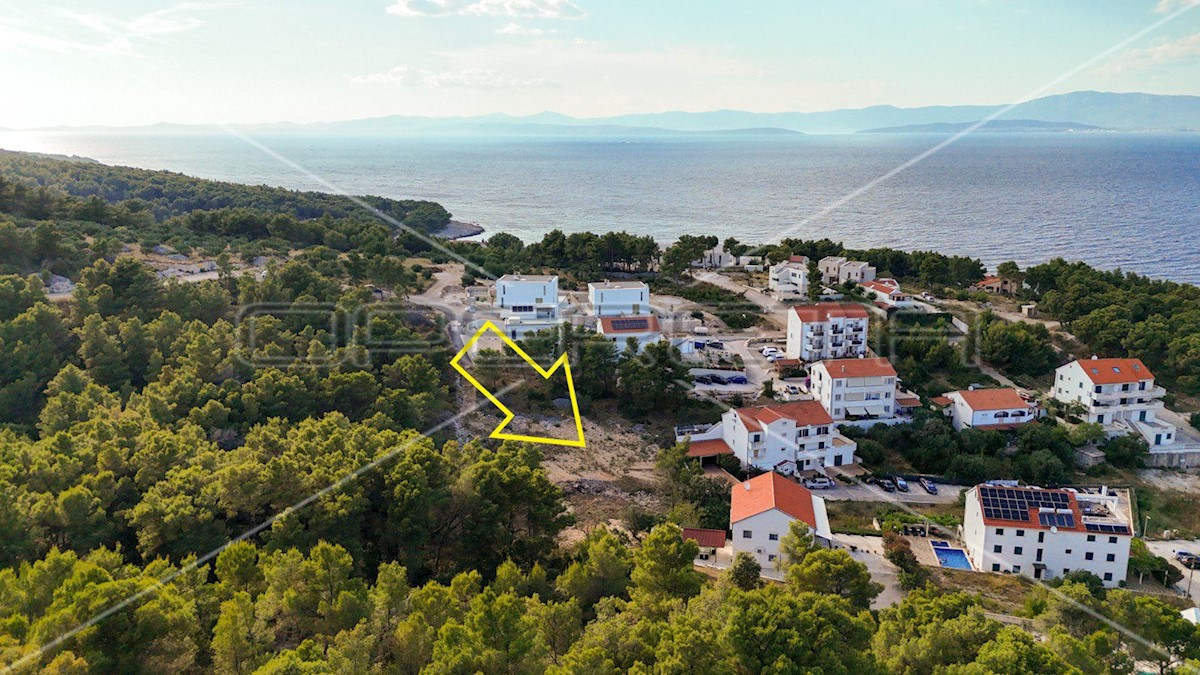 Land For sale - SPLITSKO-DALMATINSKA BRAČ