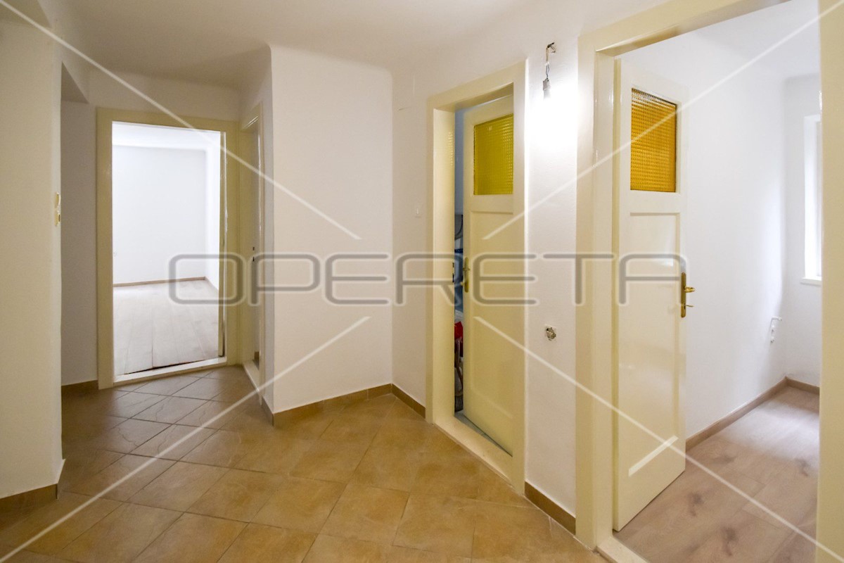 Apartment Zu verkaufen - SPLITSKO-DALMATINSKA SPLIT