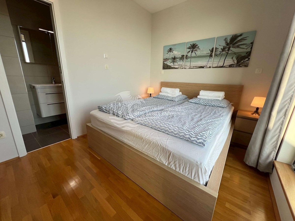 Flat For sale - ŠIBENSKO-KNINSKA PRIMOŠTEN