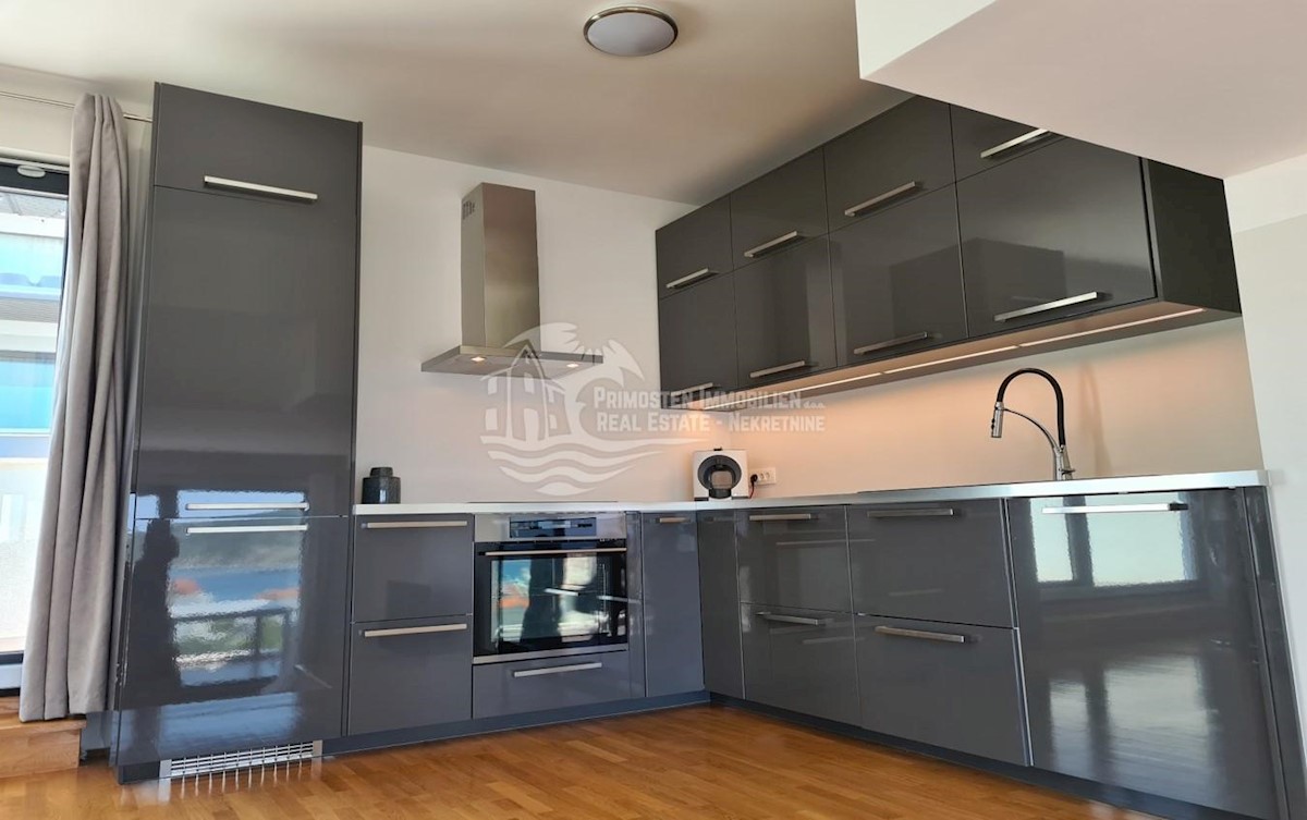 Flat For sale - ŠIBENSKO-KNINSKA PRIMOŠTEN