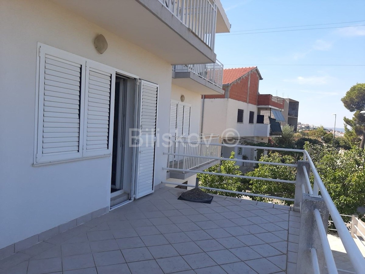 Flat For rent - SPLITSKO-DALMATINSKA PODSTRANA