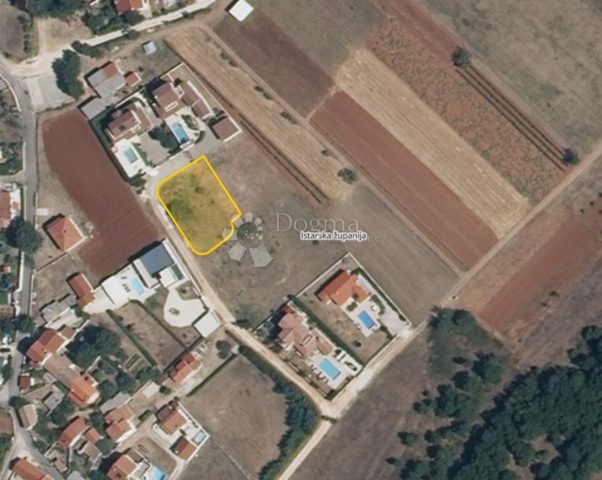 Land for sale 833 m² – Barban