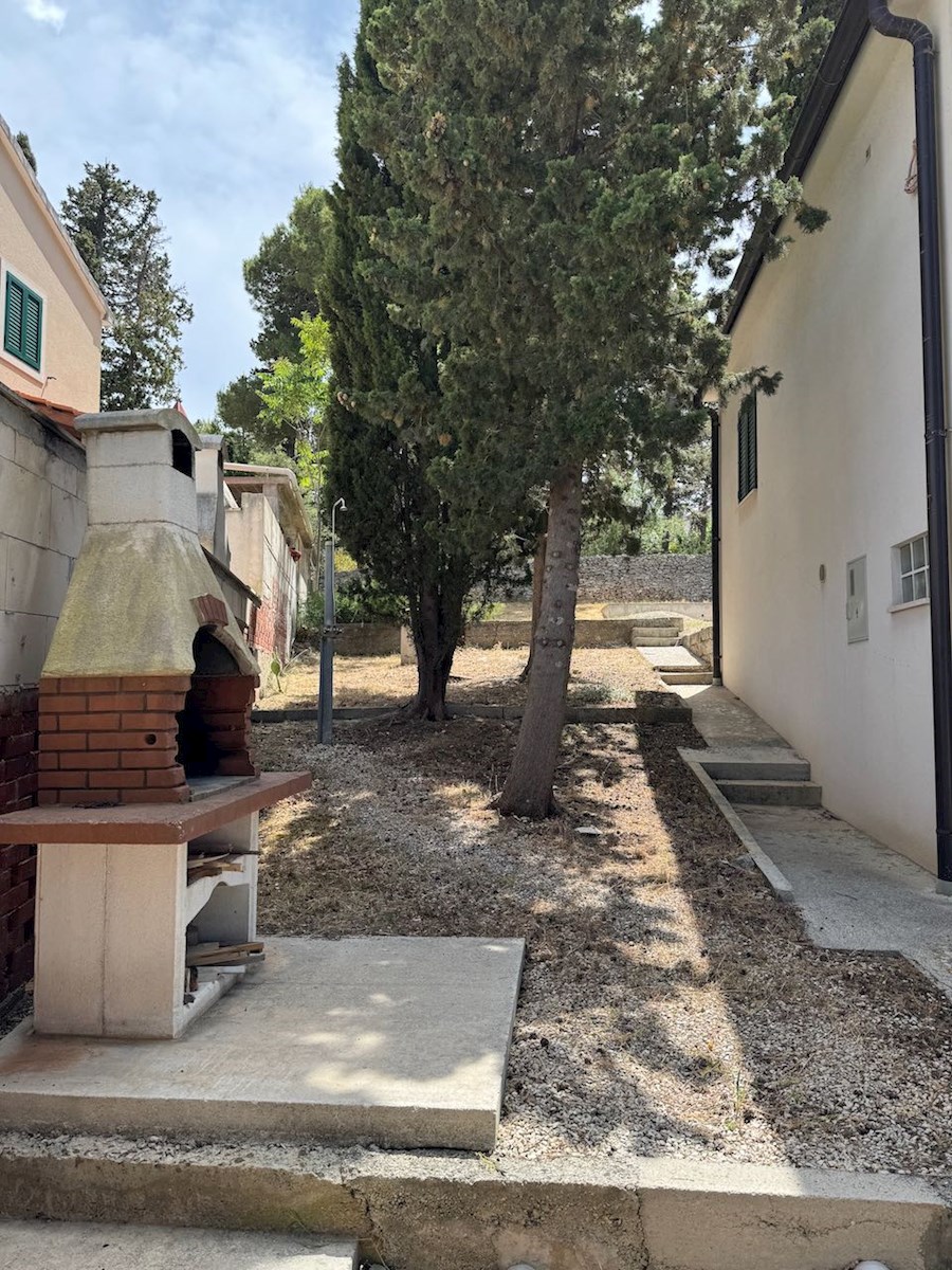 Hiša Na predaj - SPLITSKO-DALMATINSKA BRAČ