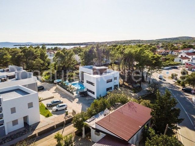Dom na sprzedaż 310 m² – Vir