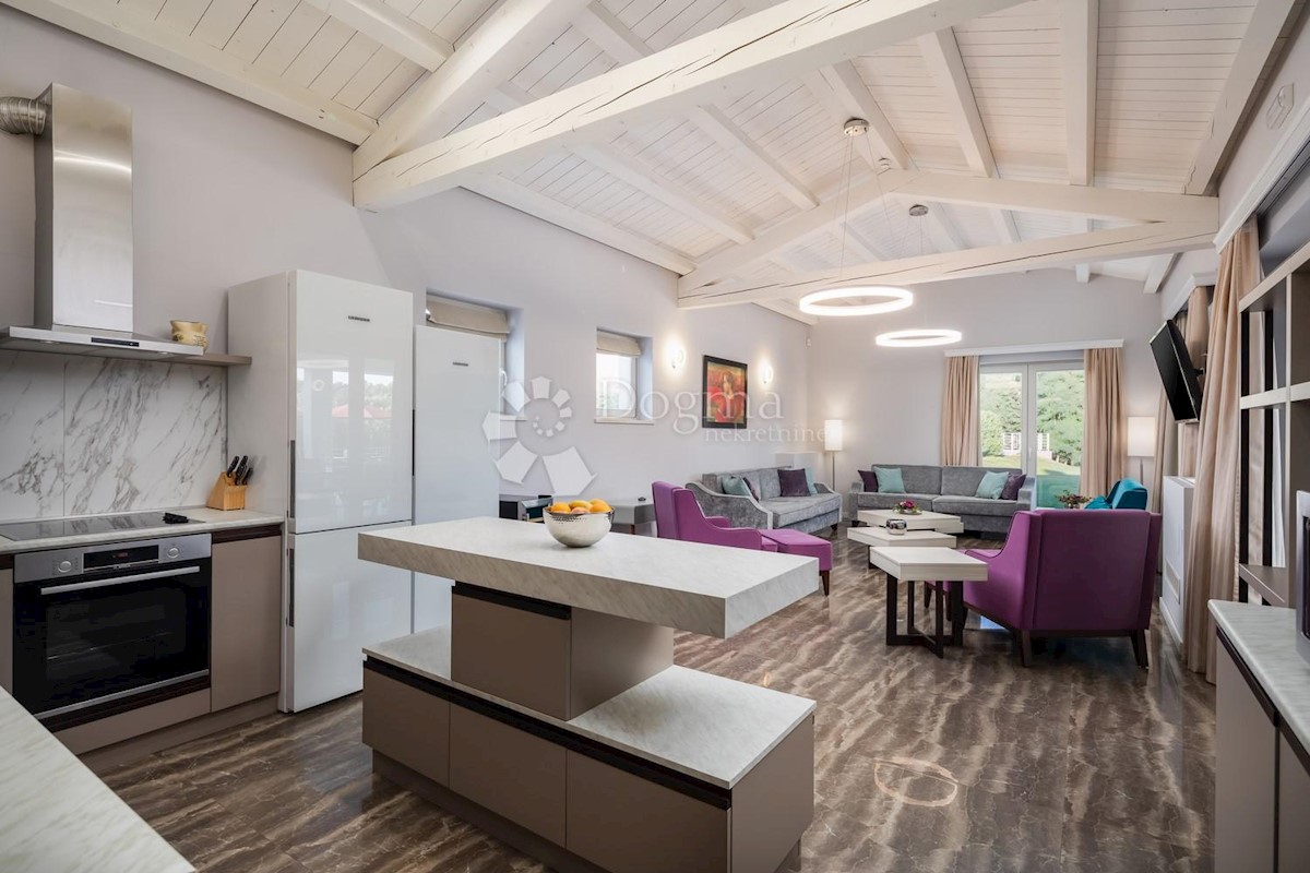 Kuća Na prodaju - ISTARSKA SVETVINČENAT