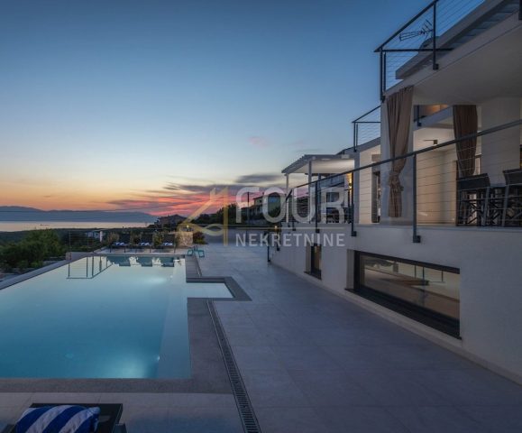 Kuća na prodaju 245 m² – Šmrika