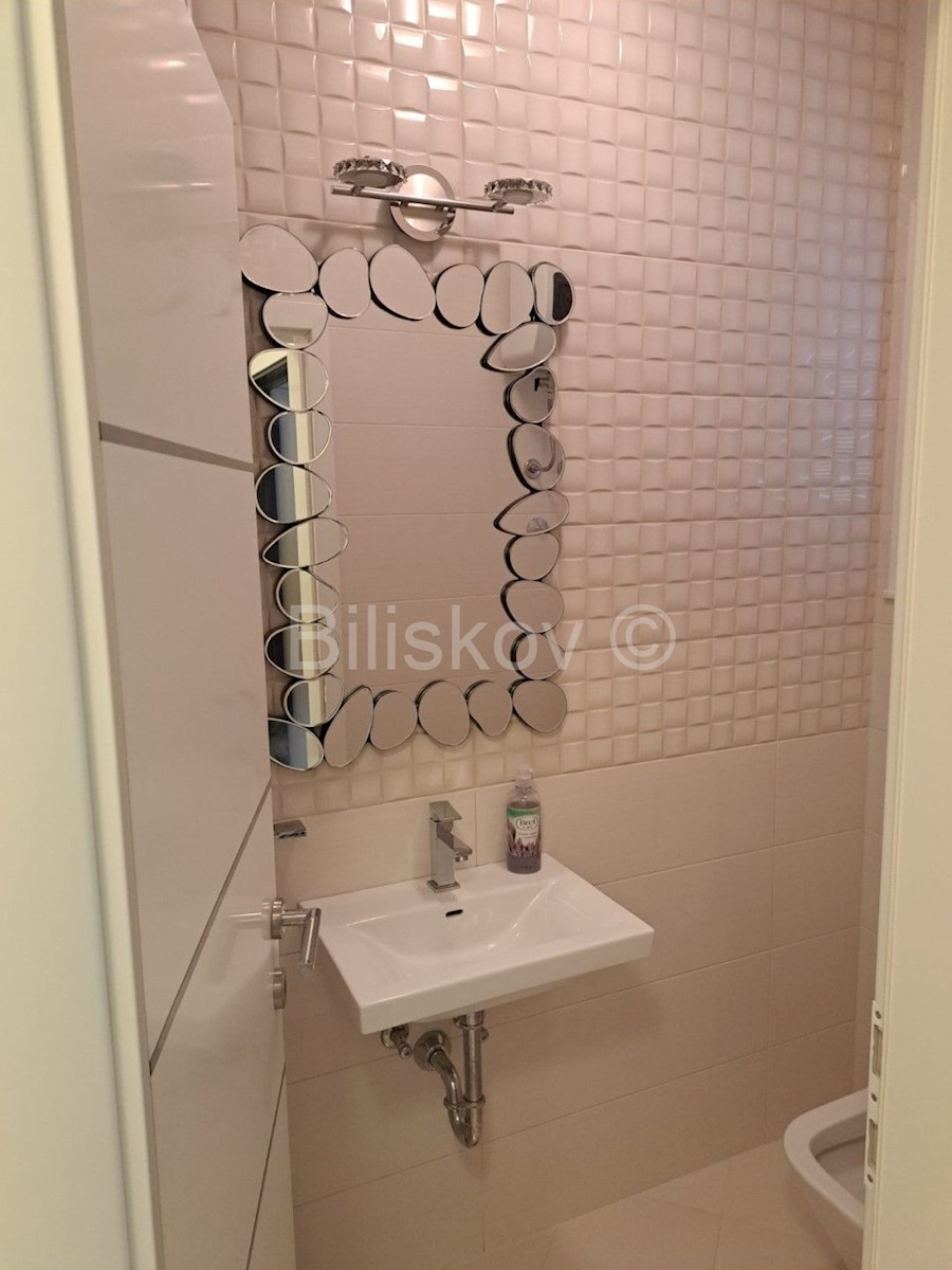 Flat For rent - SPLITSKO-DALMATINSKA SPLIT