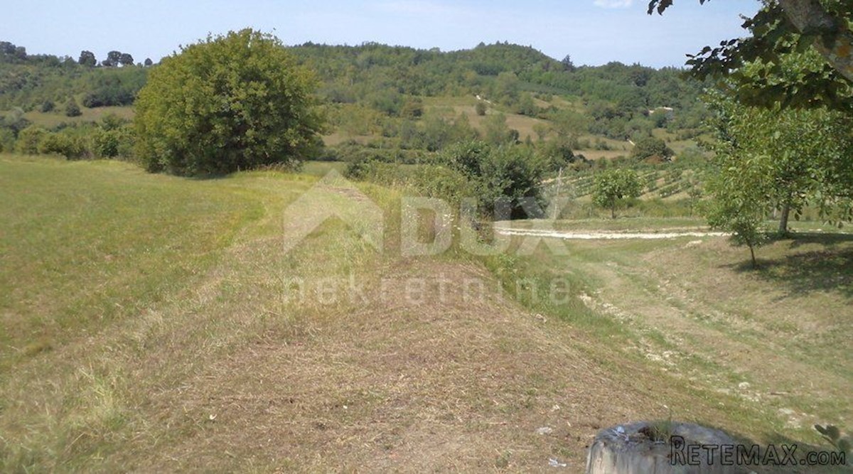 Land For sale - ISTARSKA KAROJBA