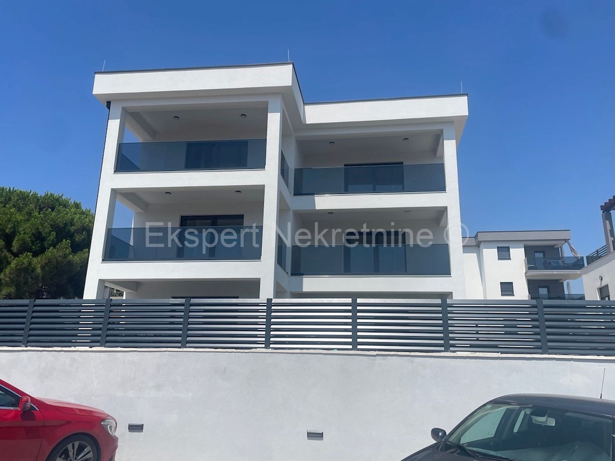 Flat For sale - ŠIBENSKO-KNINSKA ROGOZNICA