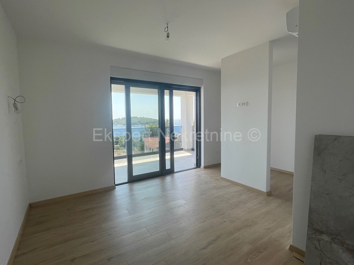 Flat For sale - ŠIBENSKO-KNINSKA ROGOZNICA