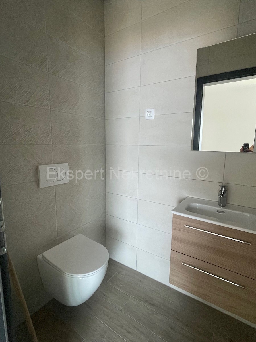 Apartment Zu verkaufen - ŠIBENSKO-KNINSKA ROGOZNICA