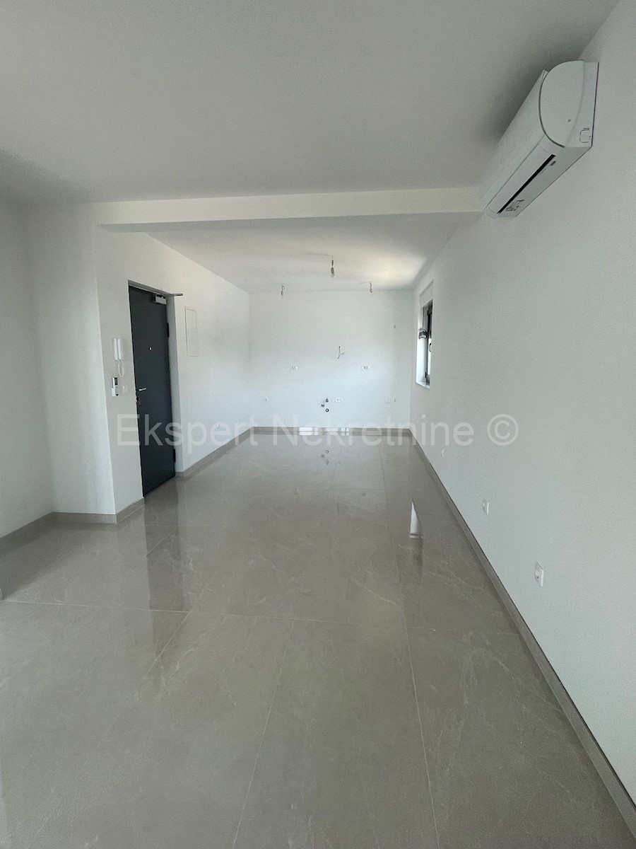 Apartment Zu verkaufen - ŠIBENSKO-KNINSKA ROGOZNICA