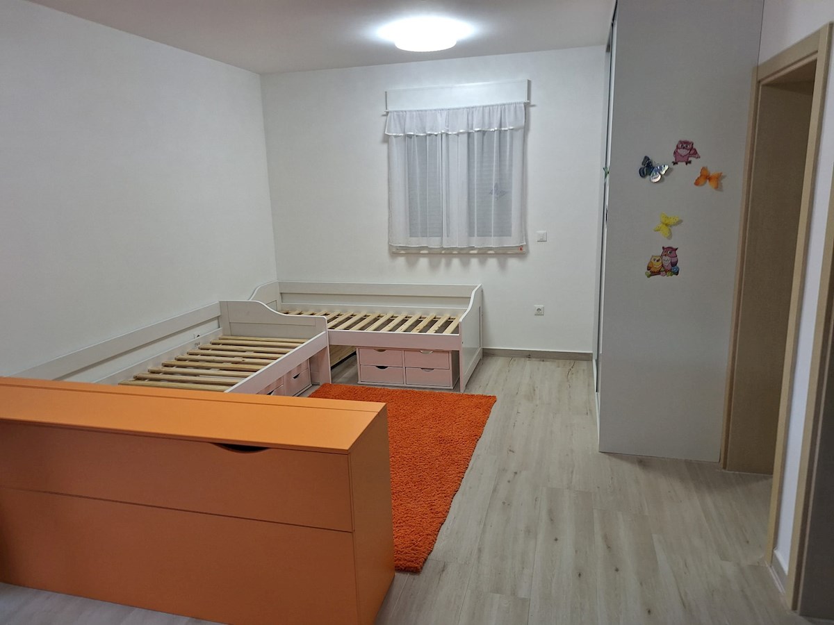 Flat For sale - ŠIBENSKO-KNINSKA PRIMOŠTEN