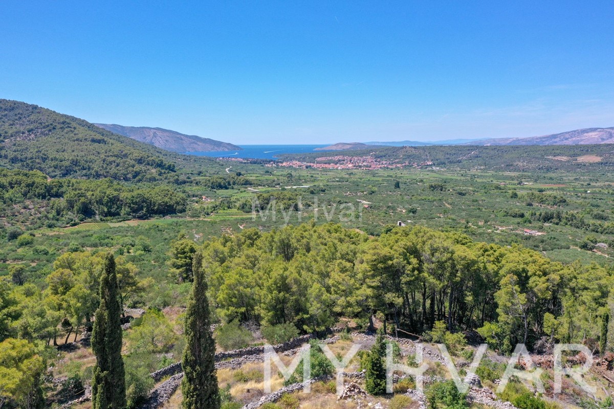 Land For sale - SPLITSKO-DALMATINSKA STARI GRAD