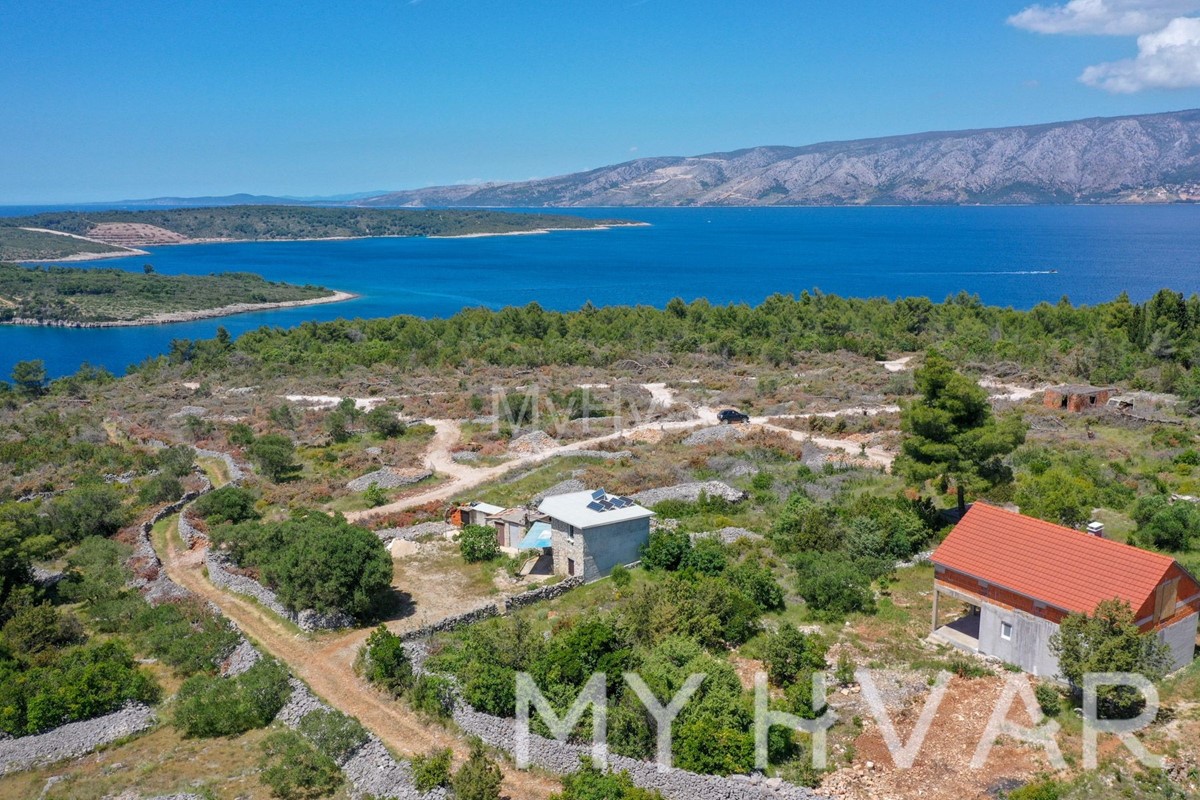 Land For sale - SPLITSKO-DALMATINSKA STARI GRAD