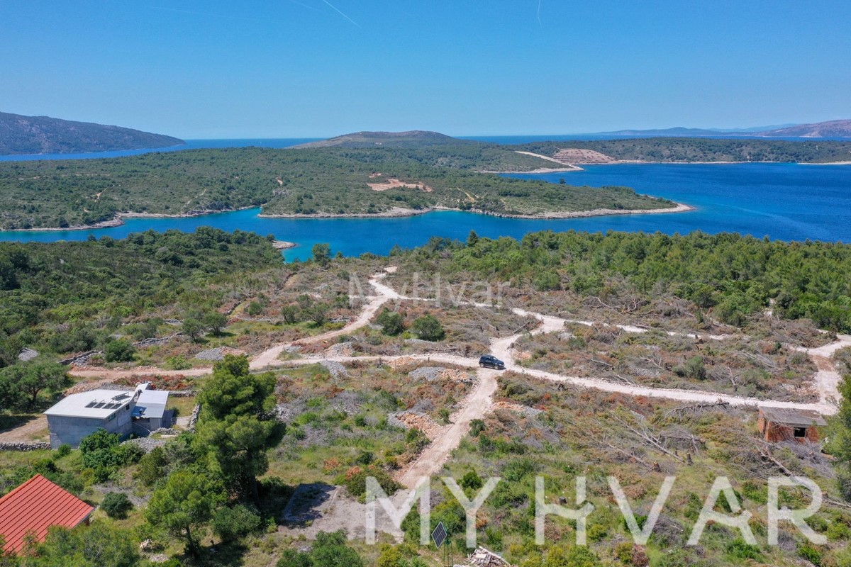 Land For sale - SPLITSKO-DALMATINSKA STARI GRAD