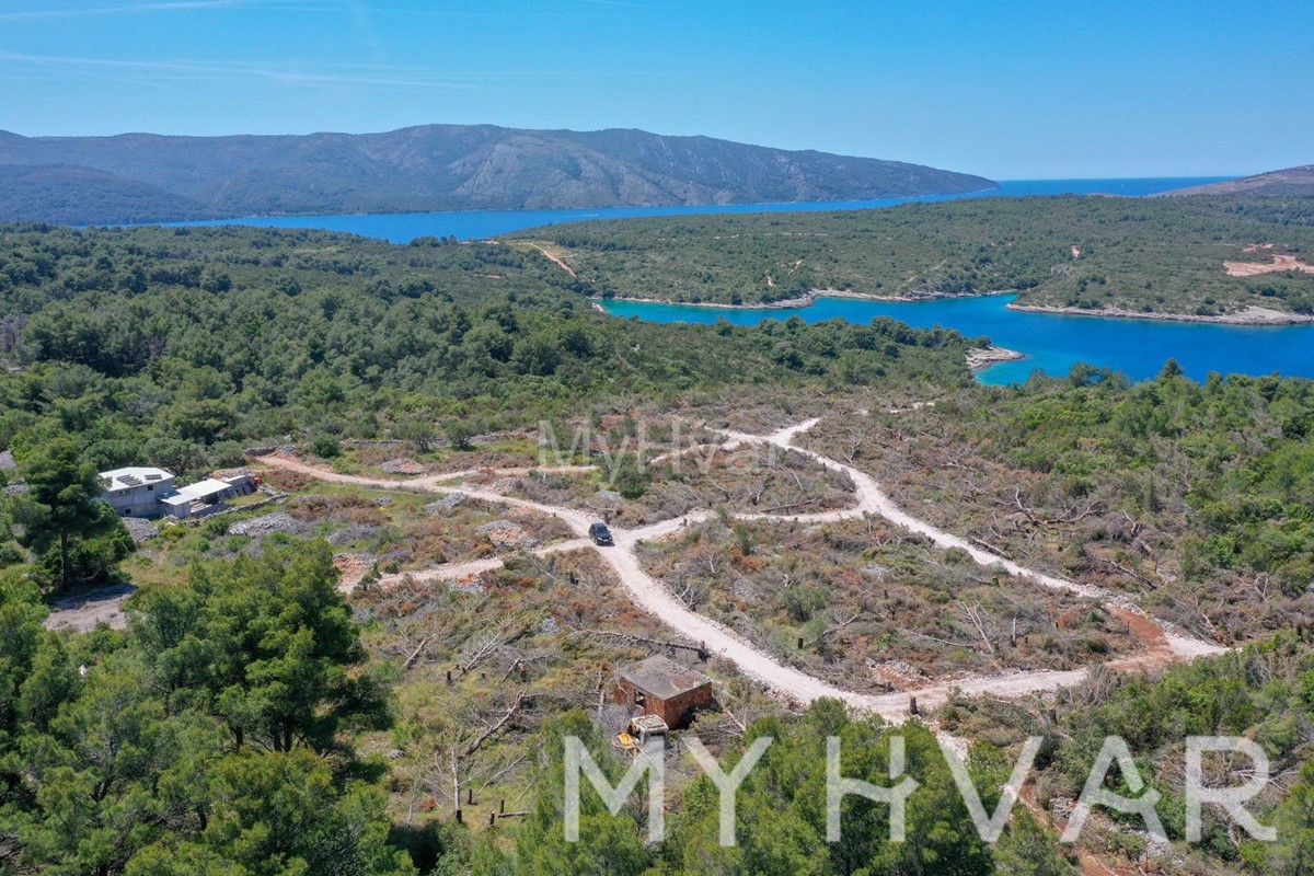 Land For sale - SPLITSKO-DALMATINSKA STARI GRAD