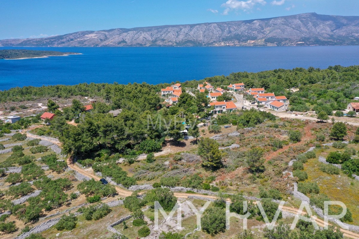 Land For sale - SPLITSKO-DALMATINSKA STARI GRAD