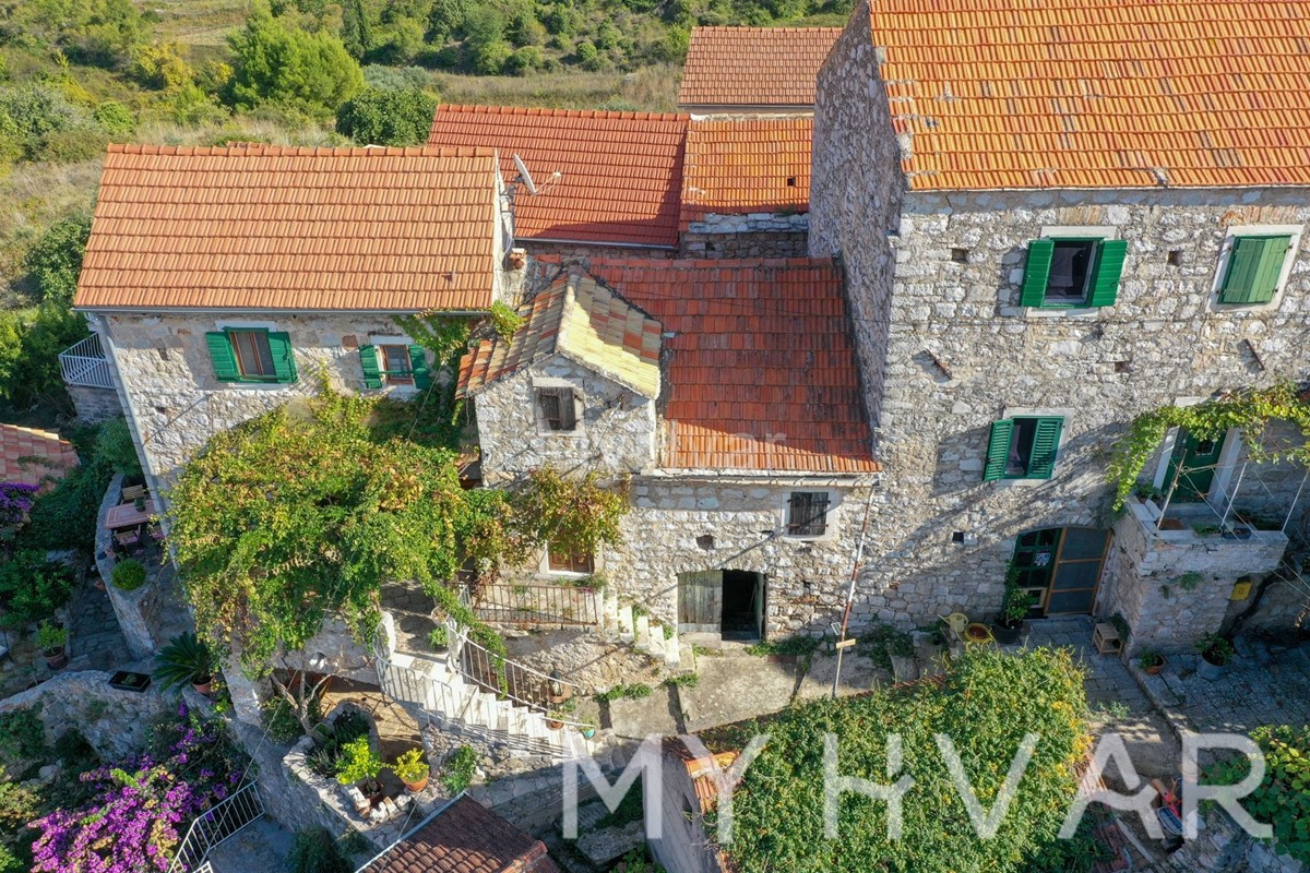 Casa In vendita - SPLITSKO-DALMATINSKA JELSA