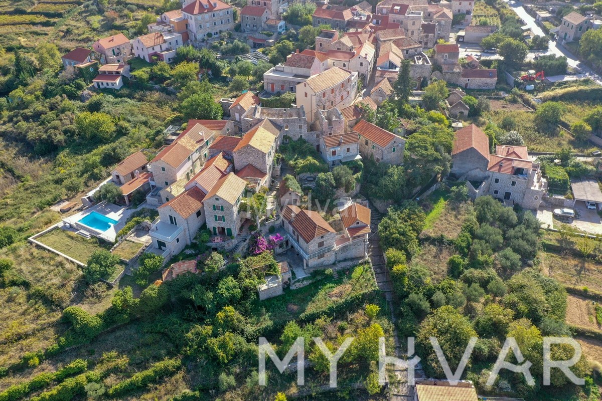 Casa In vendita - SPLITSKO-DALMATINSKA JELSA