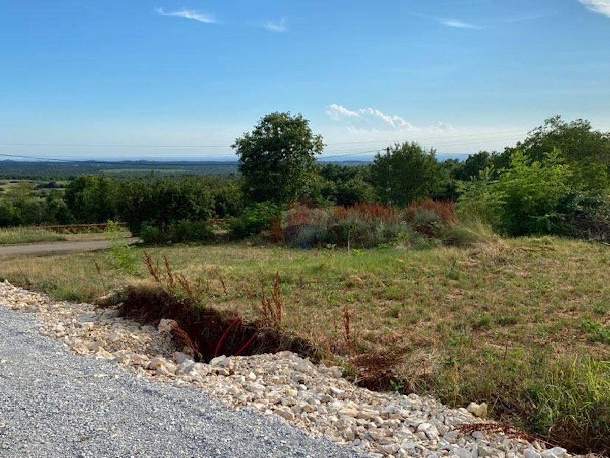 Land For sale - ISTARSKA VIŠNJAN