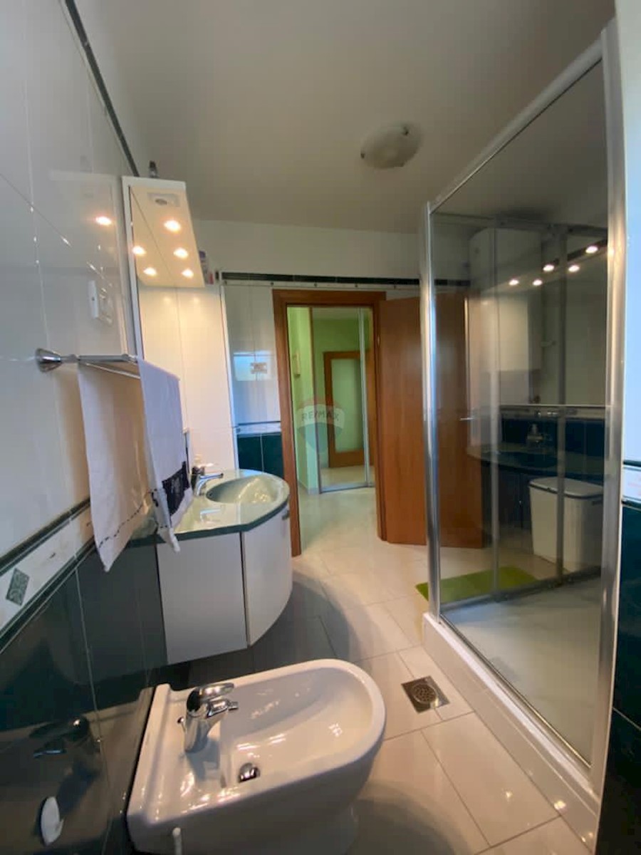 Apartment Zu verkaufen - PRIMORSKO-GORANSKA KASTAV