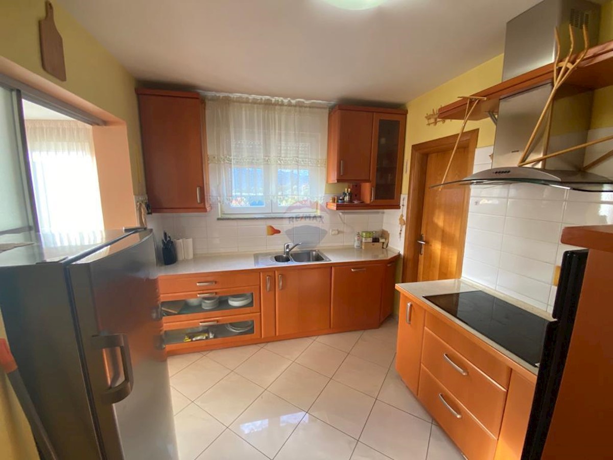 Apartment Zu verkaufen - PRIMORSKO-GORANSKA KASTAV