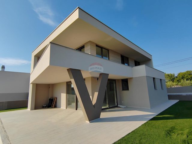 Kuća na prodaju 173 m² – Brzac