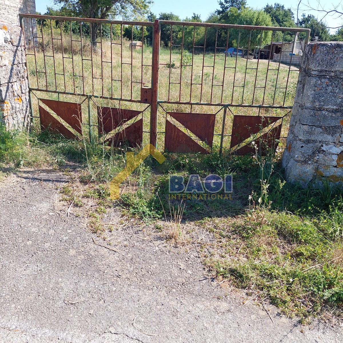 Pozemek Na prodej