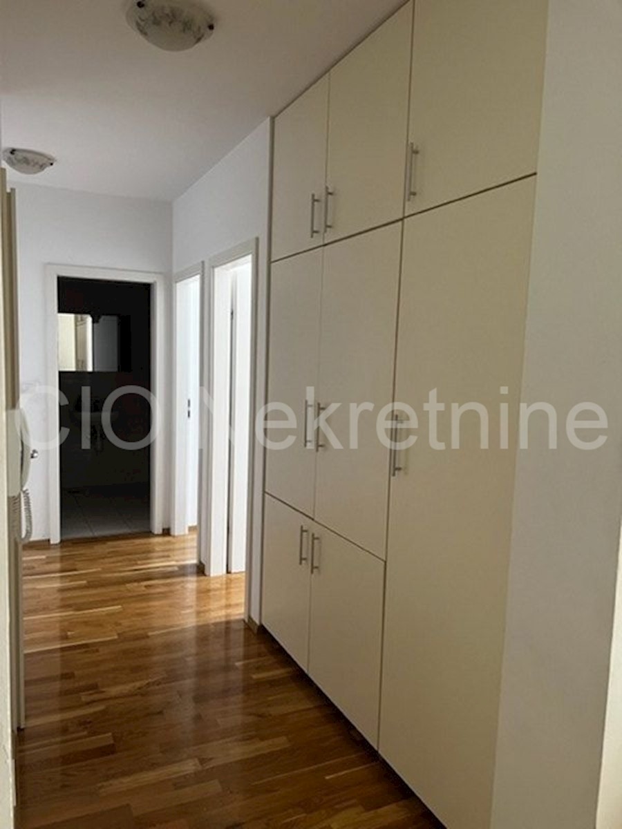 Appartement À louer - SPLITSKO-DALMATINSKA SPLIT